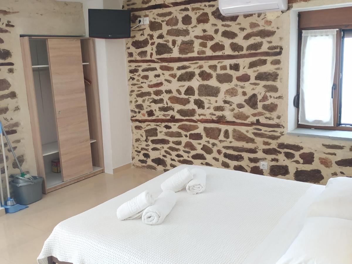 Marianthi'S Stone House Villa อาโยส นิโกลาออส ภายนอก รูปภาพ