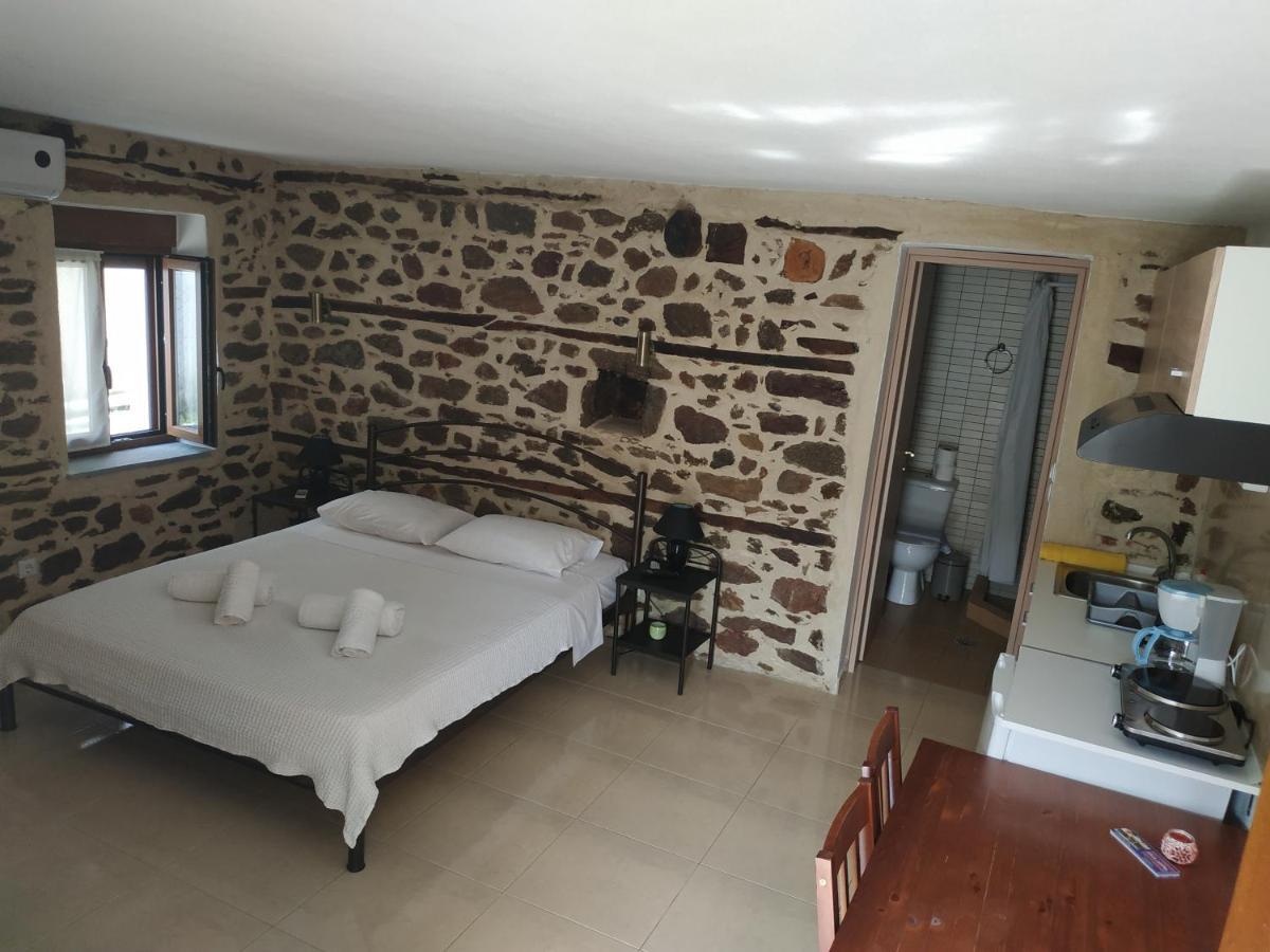Marianthi'S Stone House Villa อาโยส นิโกลาออส ภายนอก รูปภาพ